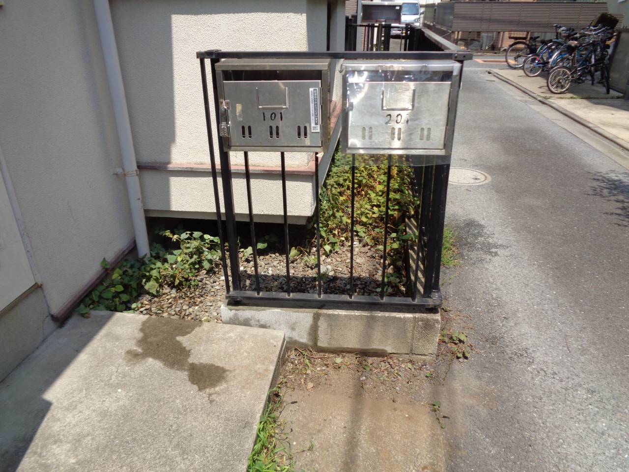 世田谷区にてブロックとフェンスを修理しました。